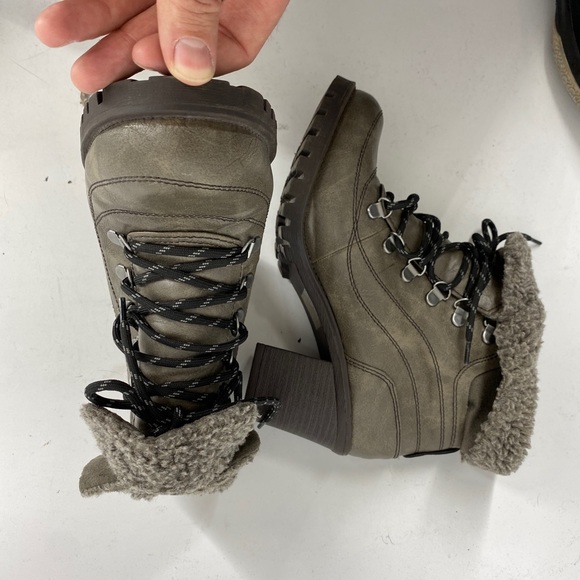 MUDD Ridge Grey Fur Trim Chunky Heel Lug Sole Ankle Boots - Picture 7 of 9